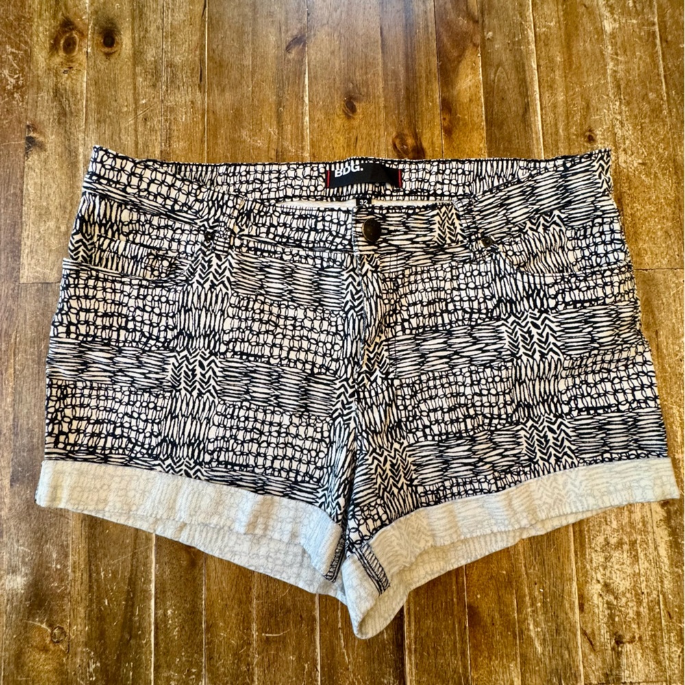 Urban Outfitters BDG Denim Black & Beige Shorts
